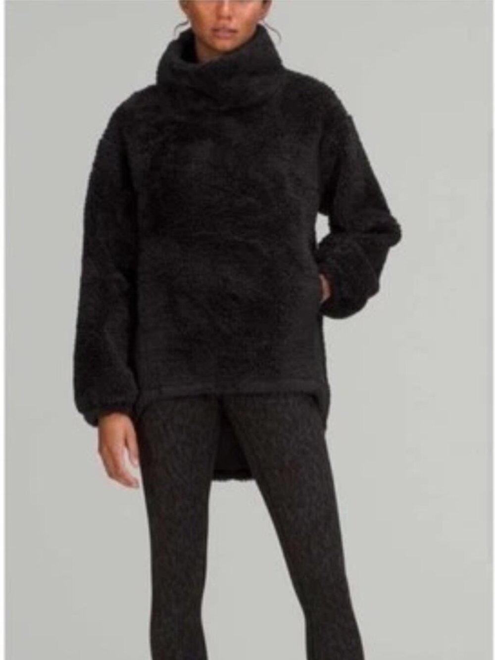 LULULEMON Warmth Restore Sherpa Fleece Pullover Black High Low Size 6 Cozy